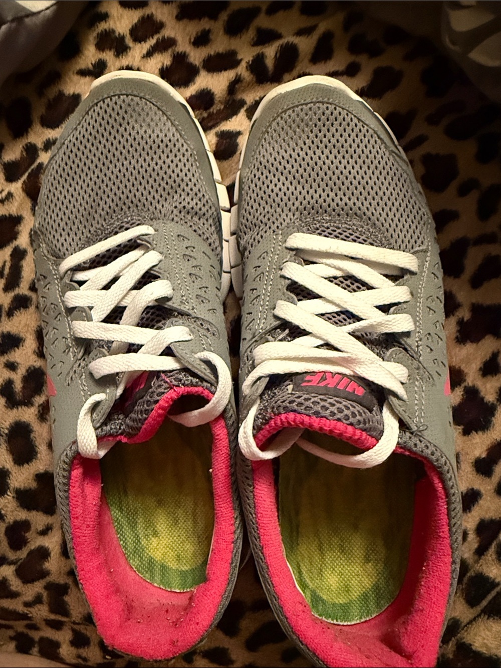 Nike Free 5.0 Running shoes size 7 EUR 38 style number 395914-005 pink and gray